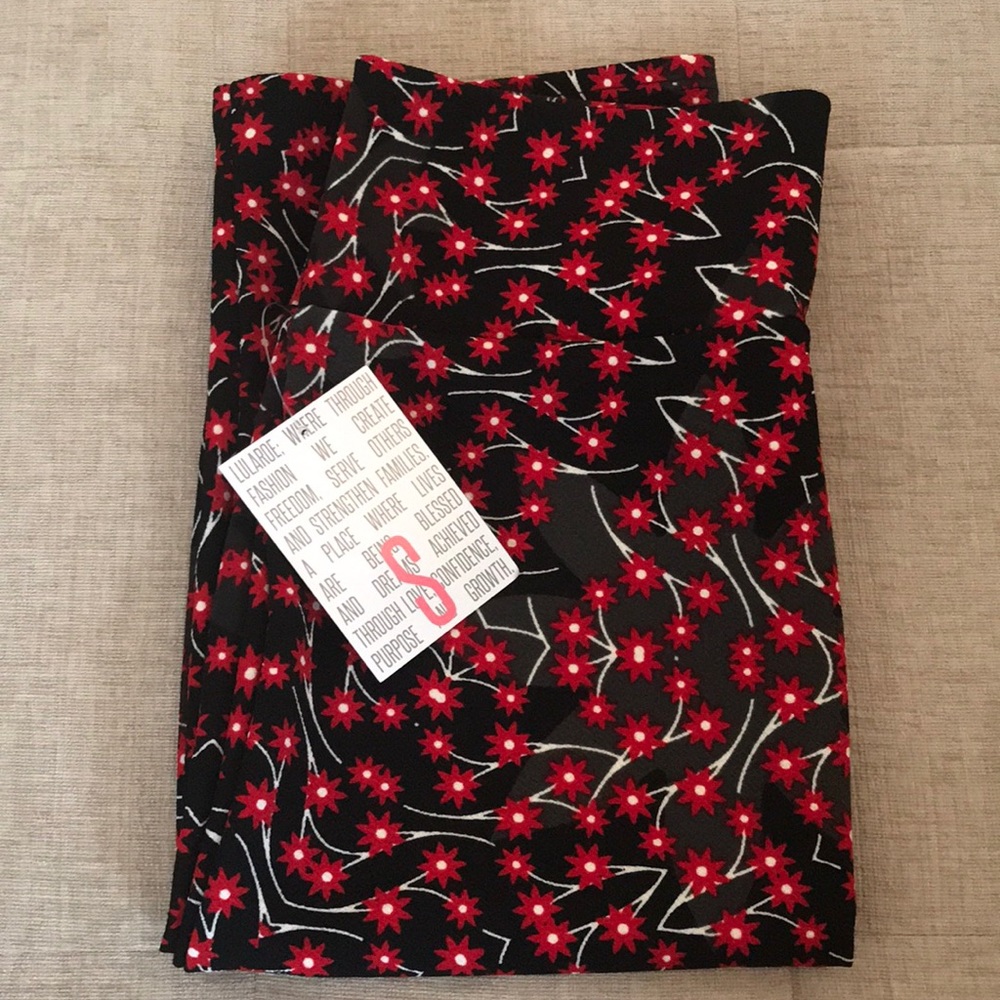 BNWT - Floral Lularoe Cassie Skirt